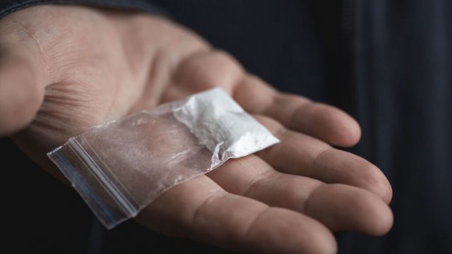 Diez detenidos por posesión de droga durante el martes.