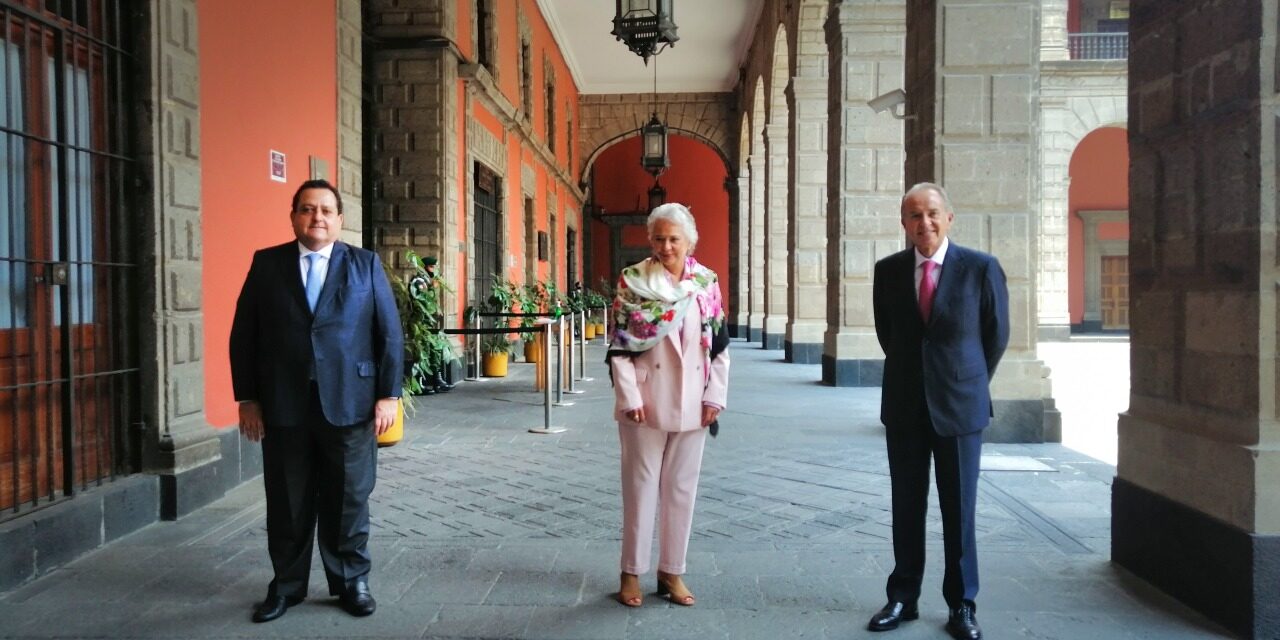 JMCL se presenta ante AMLO como nuevo titular de la Conago
