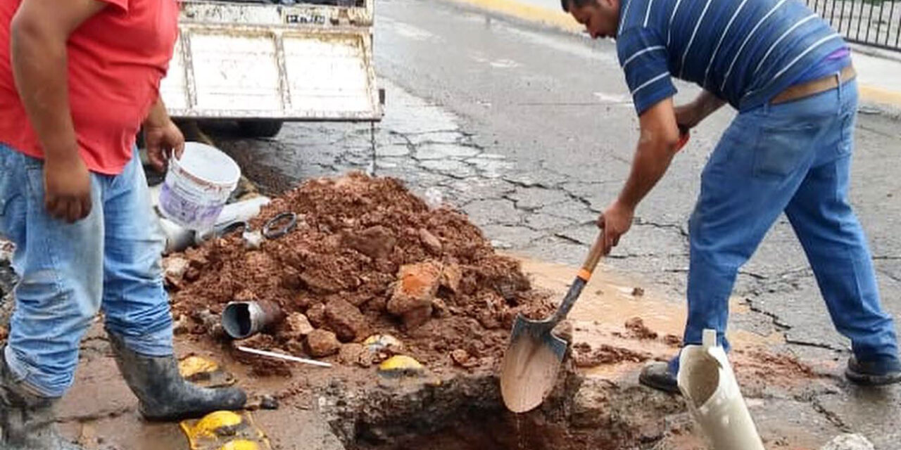 Ayuntamiento e Interapas mejoran drenajes en varias zonas de la ciudad