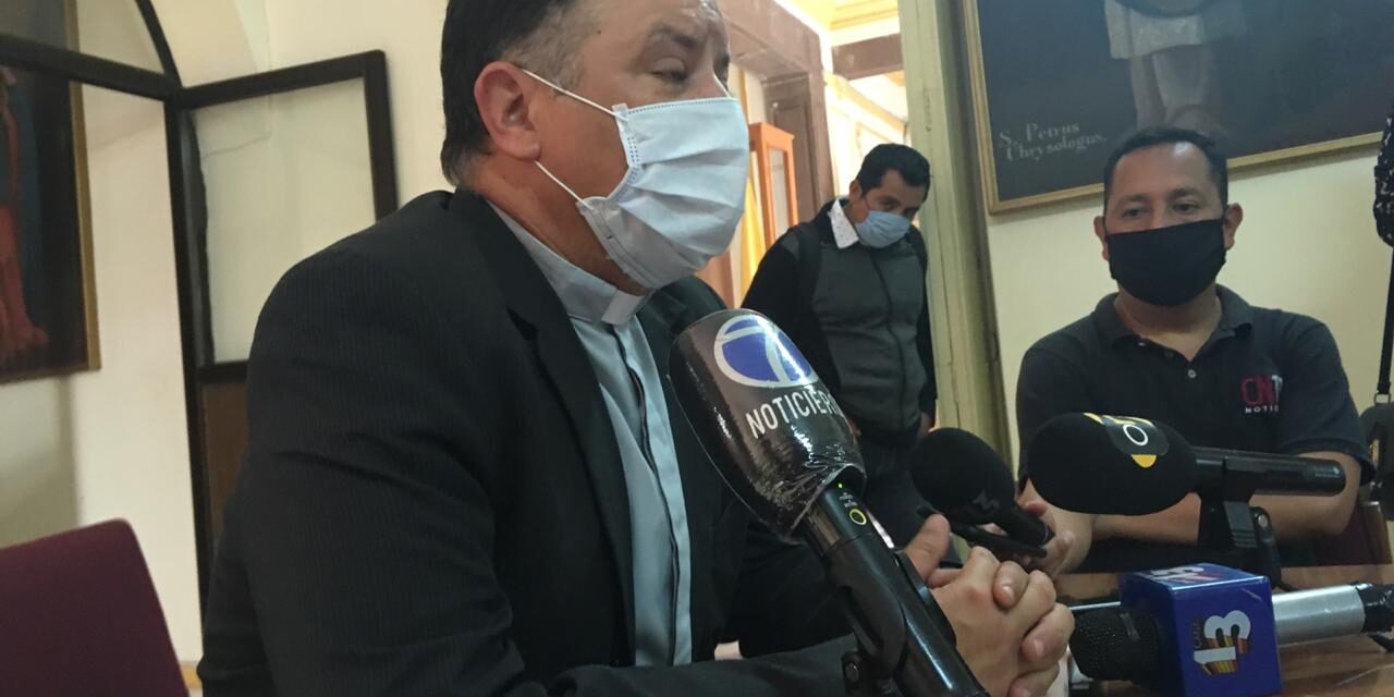 Crítica iglesia católica uso de la mujer para acciones de protesta.