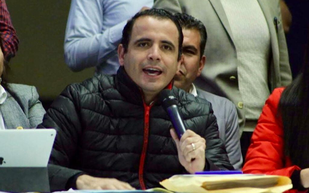 Ley de Adquisiciones permitirá más “ventiladores Bartlett”, advierte XAZ