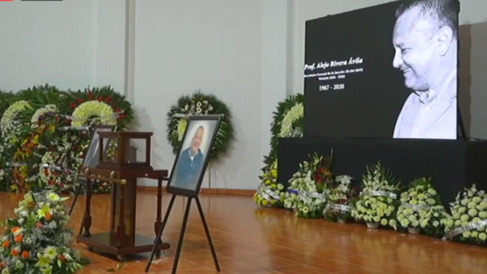 Acude JM Carreras a homenaje del líder del SNTE, Alejo Rivera.