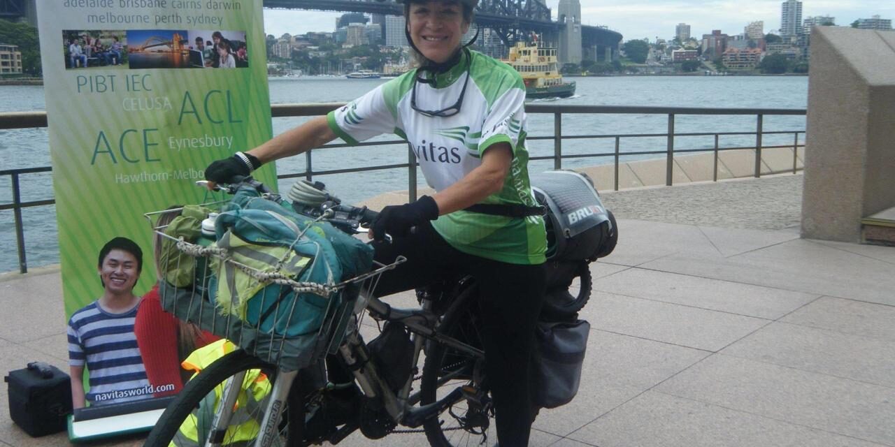 Narra ciclista mexicana su recorrido por Australia para quitar mala opinión de los mexicanos.