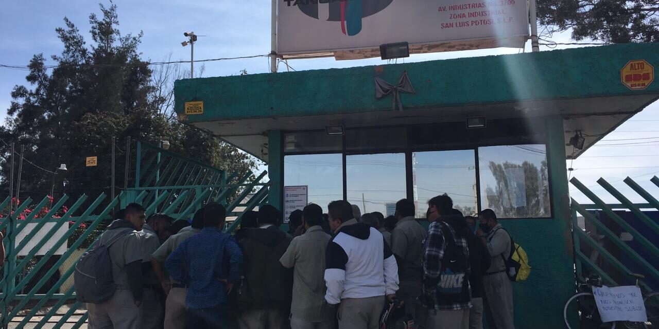 Paro de operadores de Transportes Tangamanga obliga a la suspensión del servicio