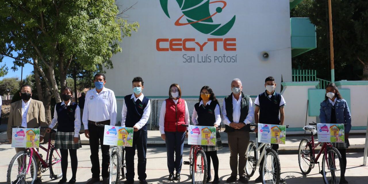 Entregan obras y acciones educativas en Villa de Ramos y Salinas