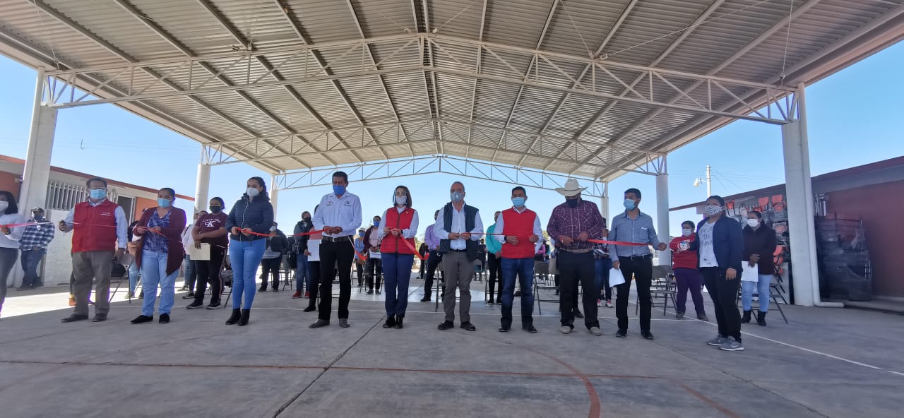 En gira de trabajo por Villa de Ramos, LVR entregó bicicletas a estudiantes, enseres y equipamiento para espacios alimentarios