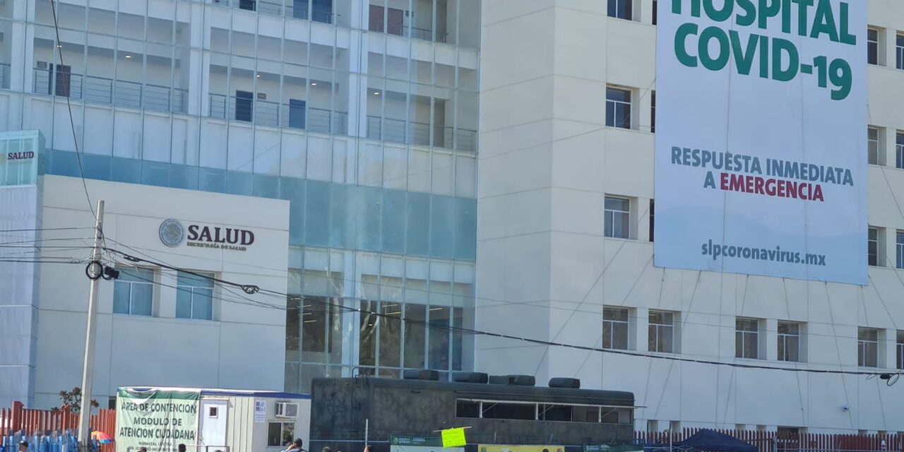 Empleados de Hospital Central realizan bloqueos a la Glorieta González Bocanegra.