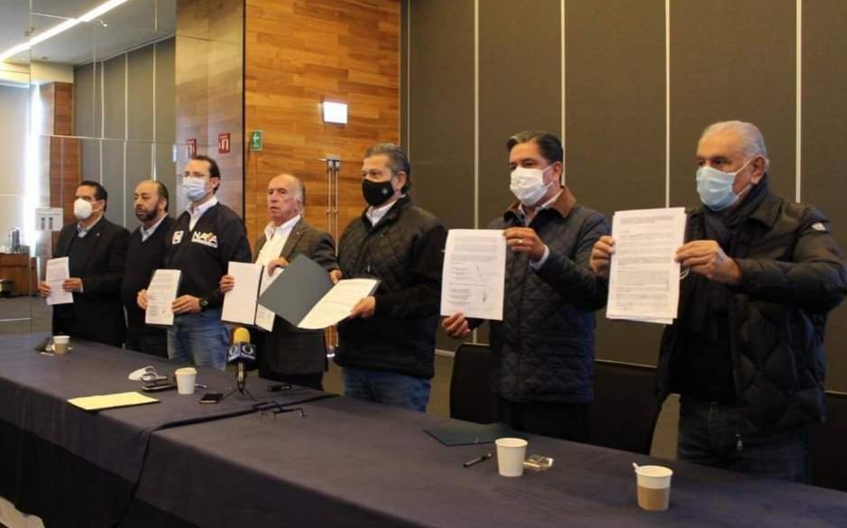Obligan a precandidatos panistas a firmar Pacto de Unidad