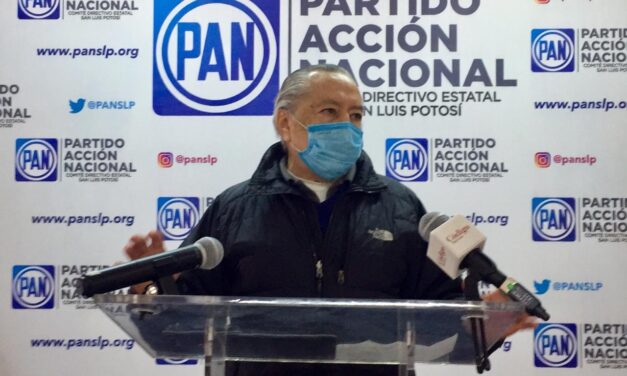 “Se le hace bolas el engrudo” a AMLO, señala senador Francisco Salazar