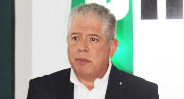 Priístas piden destitución de Elías Pesina