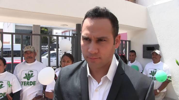 Oficial Mayor del Congreso del Estado se deslinda de cuenta apócrifa de red social twitter