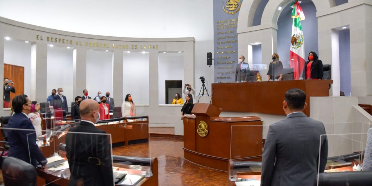 Acude gobernador JM Carreras a primera sesión solemne de la LXIII Legislatura