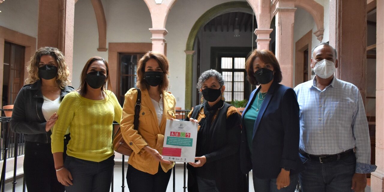 SECTUR recibe protocolo de atención a personas con discapacidad