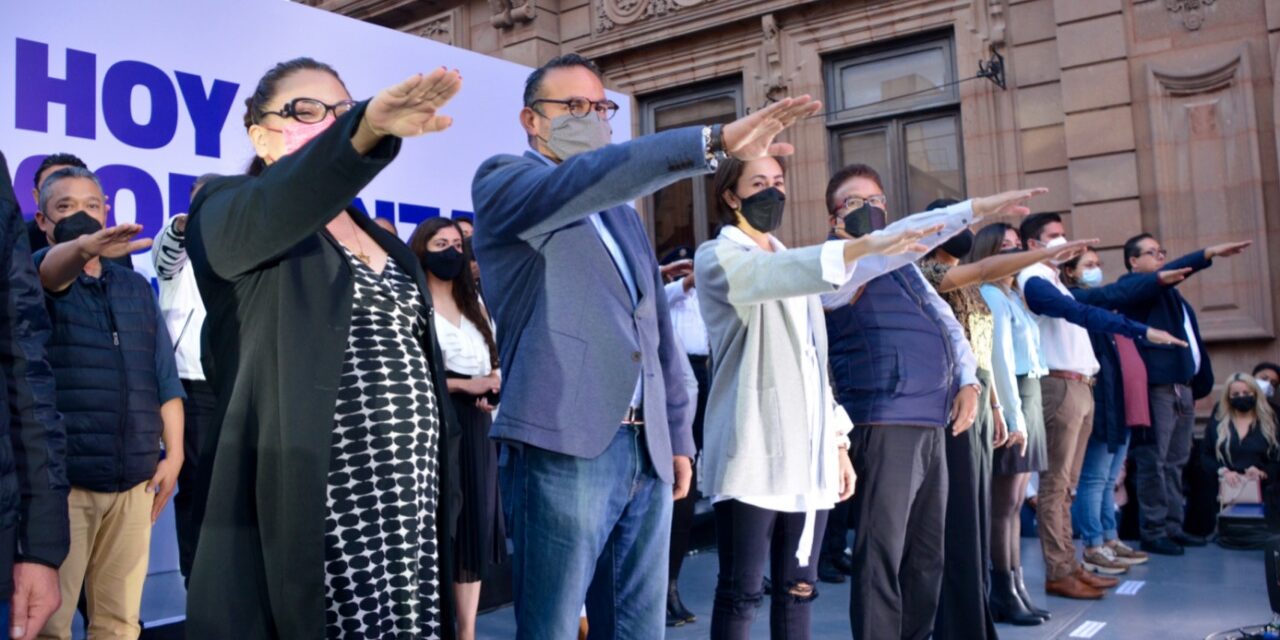 Enrique Galindo presenta a integrantes de su Gabinete ante los potosinos