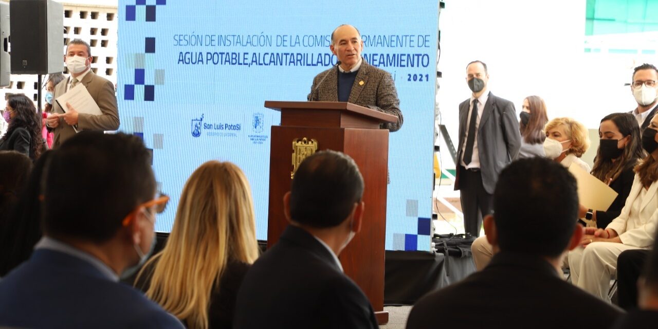 Enrique Galindo, llama a sumar esfuerzos para resolver la problemática del agua en SLP