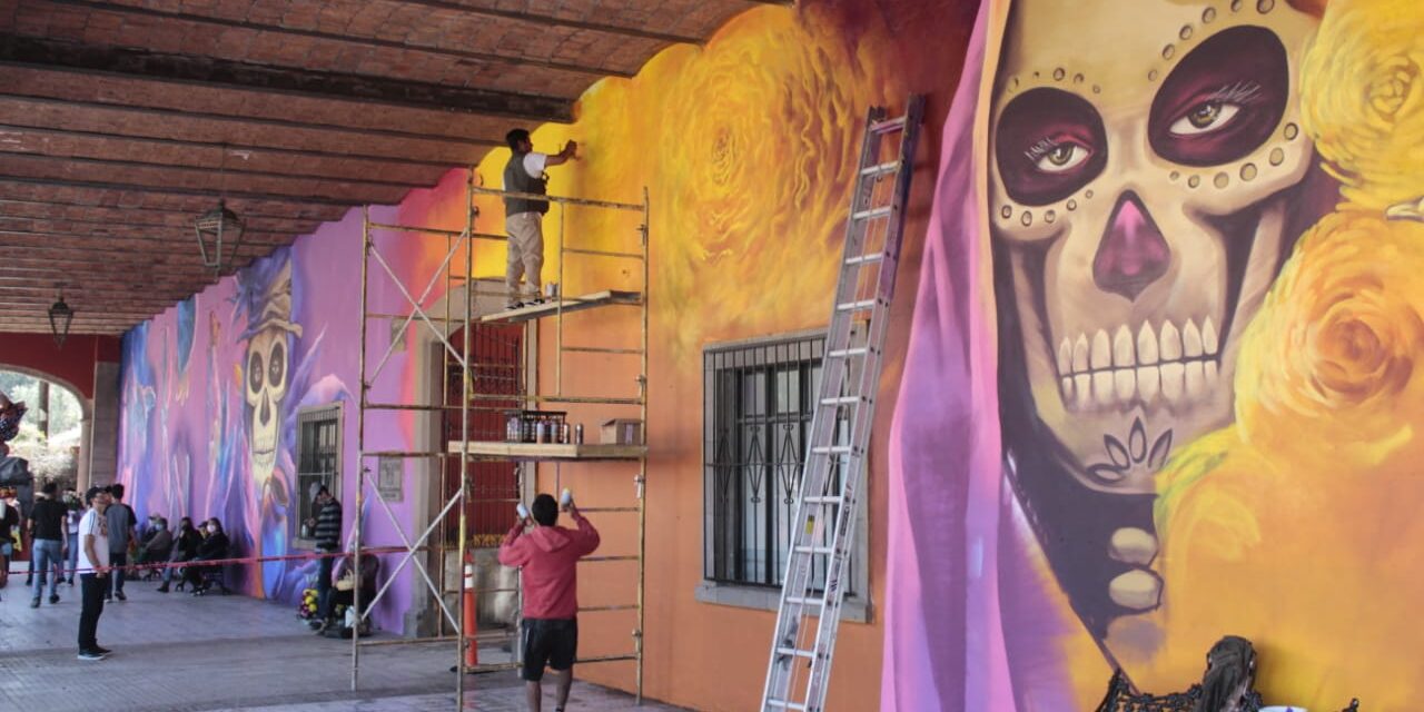 Con Monumental Mural mejoran imagen del tradicional panteón de El Saucito