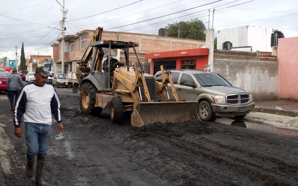 Alcaldesa Leonor Noyola supervisa labores de ayuntamiento tras lluvias