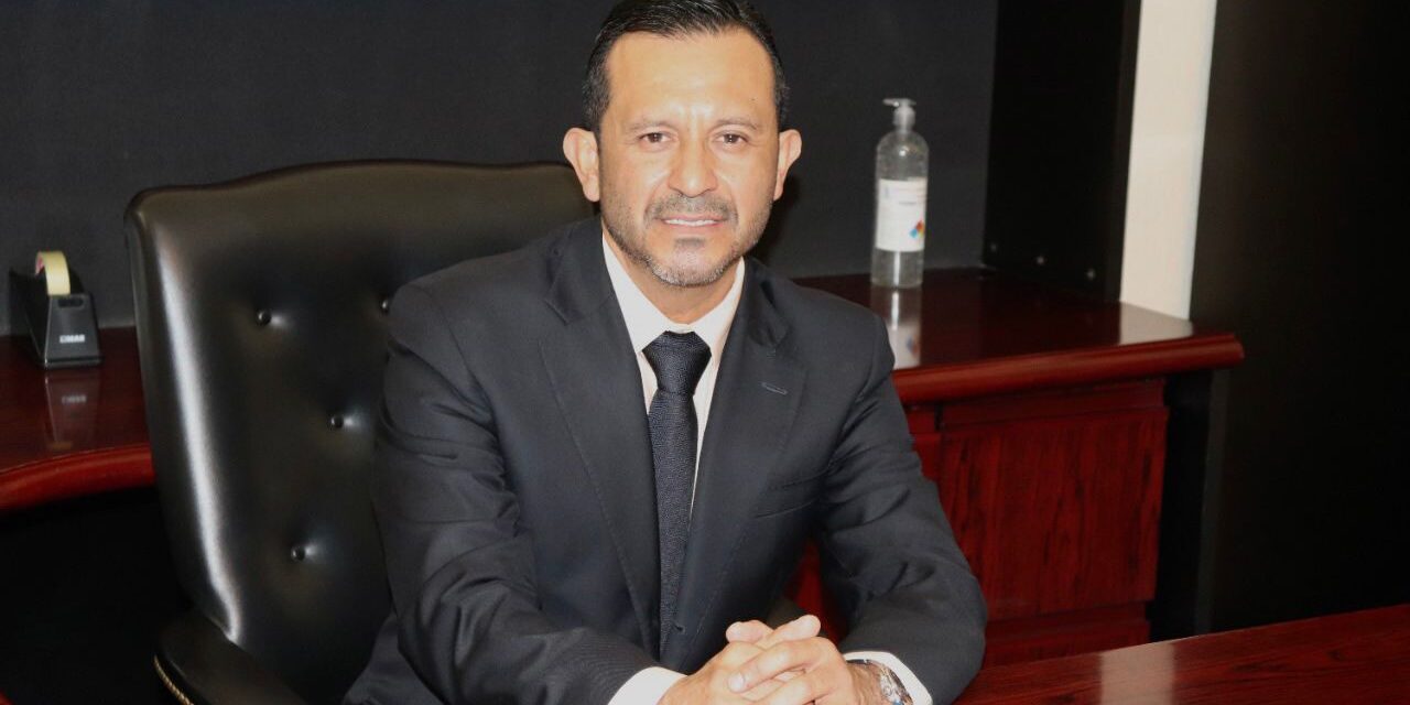 Cuenta falsa en Facebook del secretario de Finanzas trata de contactar a autoridades y funcionarios públicos.