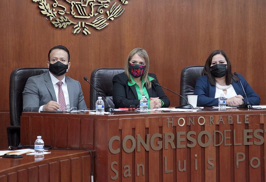Concluyó el proceso fase de revisión y cotejo del paquete documental de entrega-recepción por cambio de legislatura.