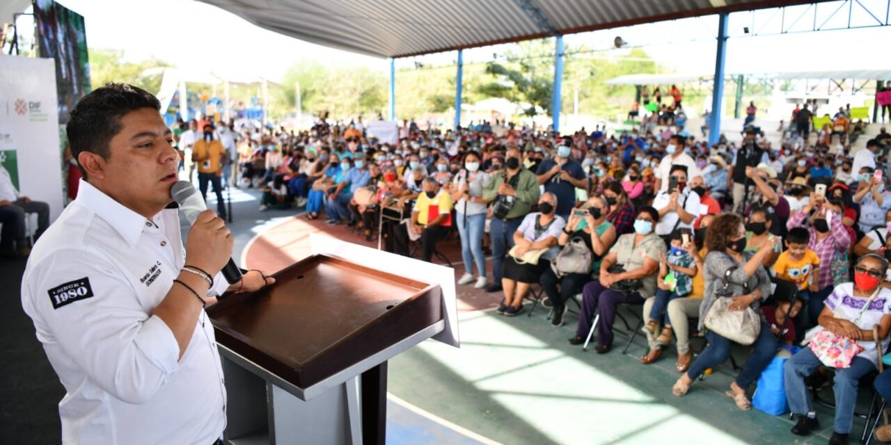 Seguro de gastos médicos a mujeres, en mayo: gobernador.