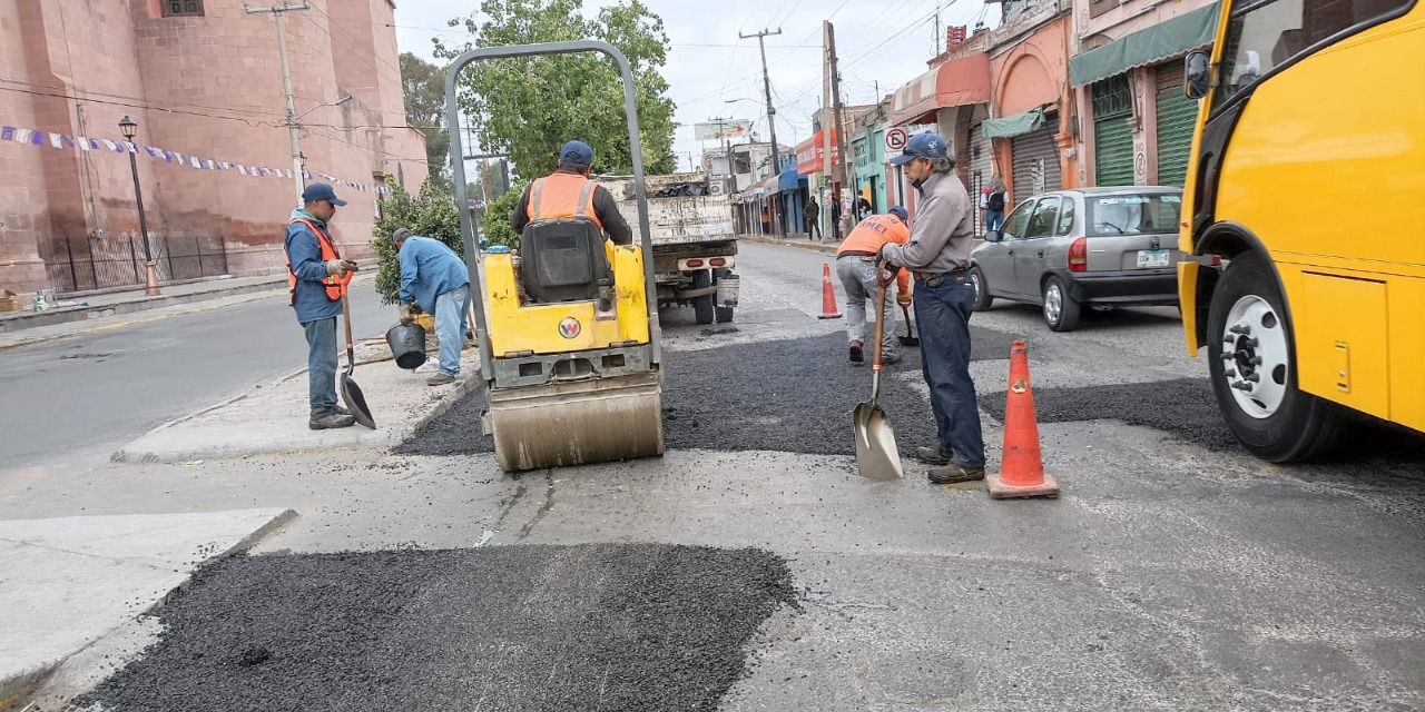 Gobierno de la Capital sigue en el rescate de las calles de la ciudad, con trabajos de bacheo emergente