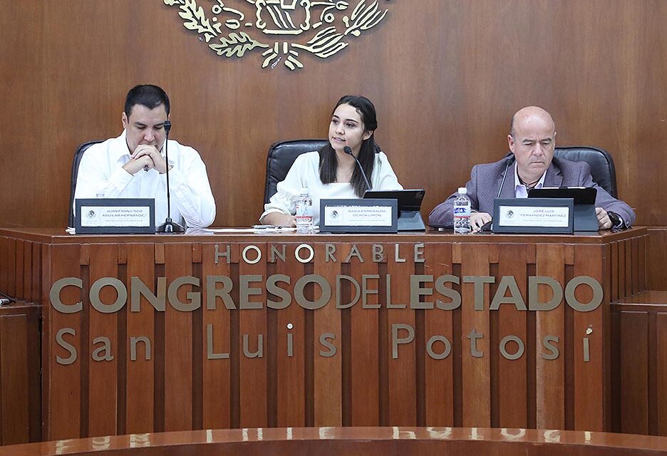El presidente de la CEGAIP, David Enrique Menchaca, compareció ante el Congreso del Estado con motivo de su informe anual de actividades 2022