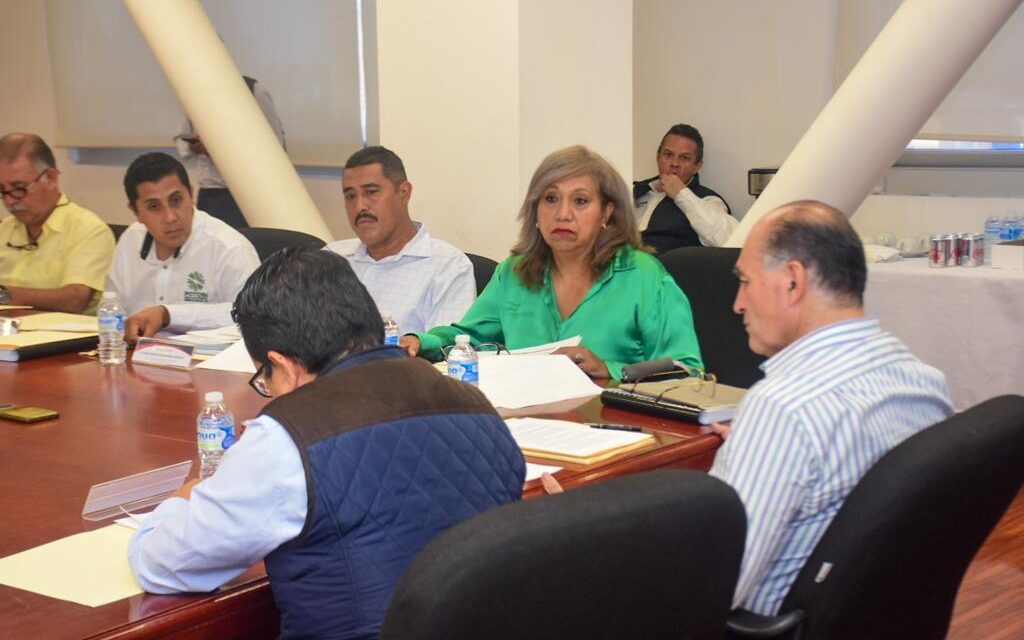 Alcaldesa exige a Interapas dotar de agua potable a todas las viviendas del municipio