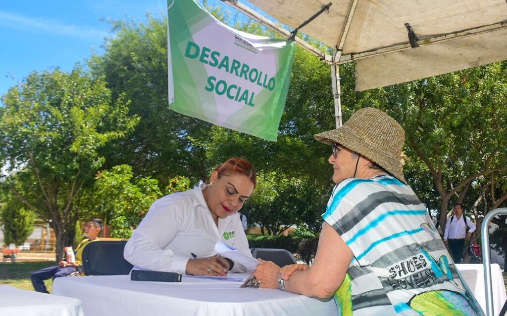 Alcaldesa, Leonor Noyola visitó la colonia Hogares Ferrocarrileros Primera Sección.