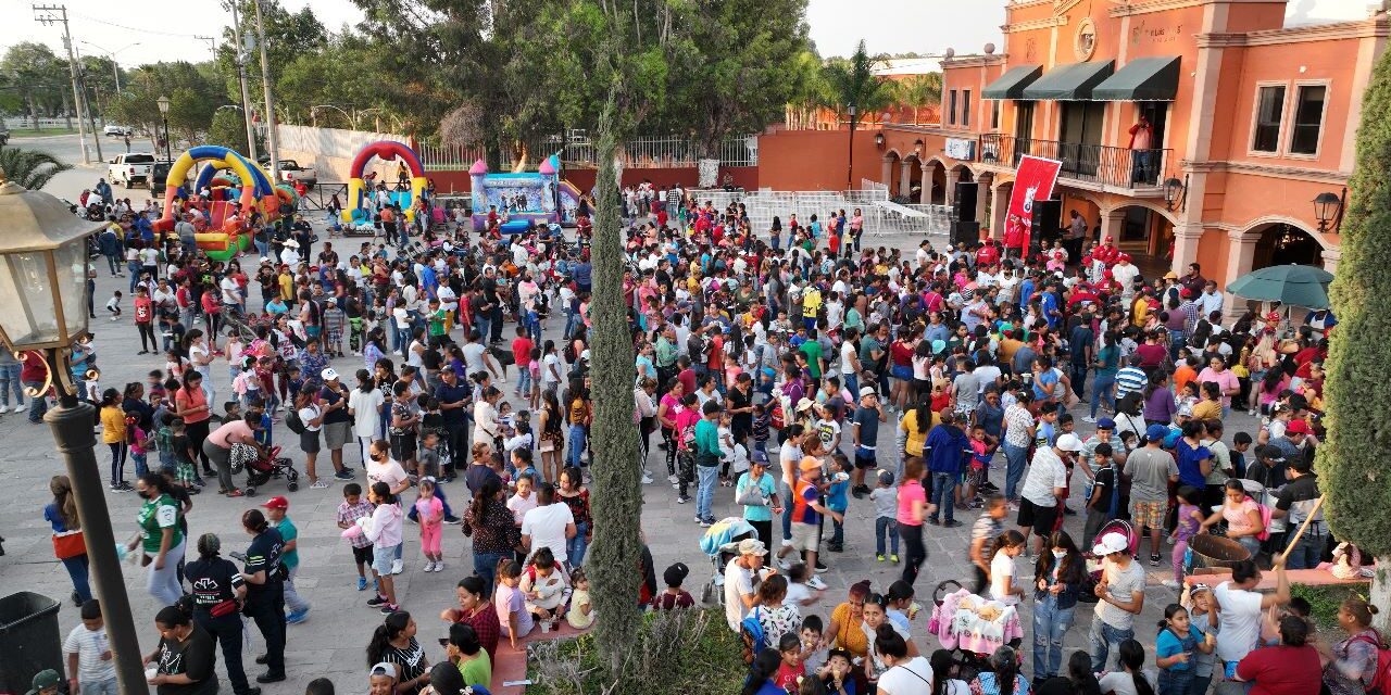 Ayuntamiento de la Capital llena de alegría a la niñez de La Pila en una gran celebración