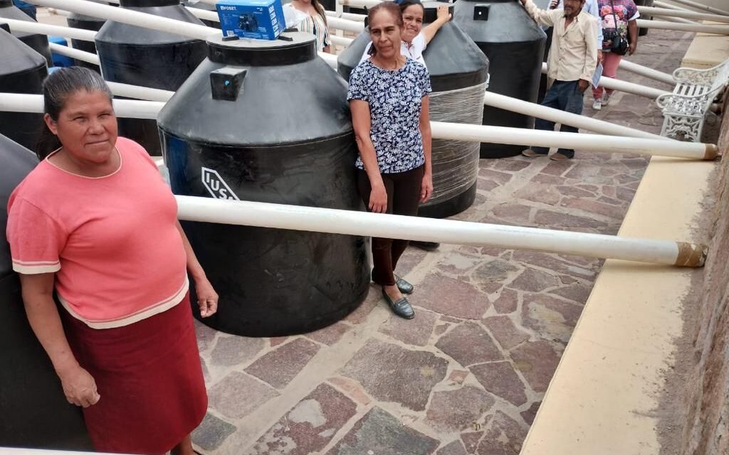 Familias potosinas, beneficiadas por el Gobierno de la Capital con kits de captación de agua