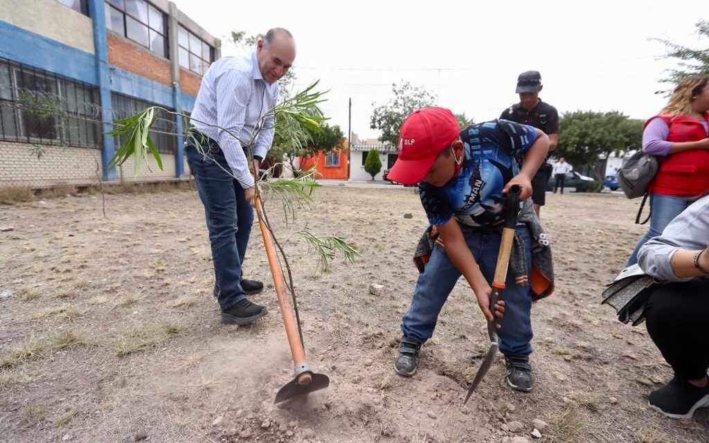 Anuncia Alcalde Enrique Galindo inicio de perforación de pozo en carretera 57