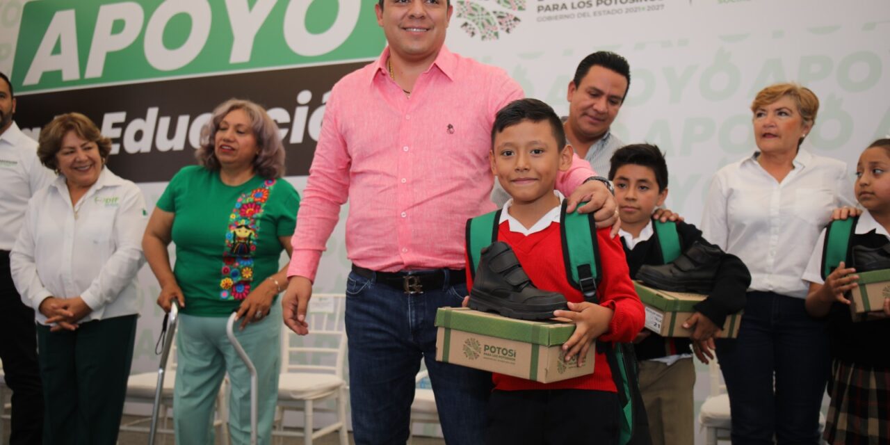 Entregará Ricardo Gallardo apoyos escolares en la huasteca