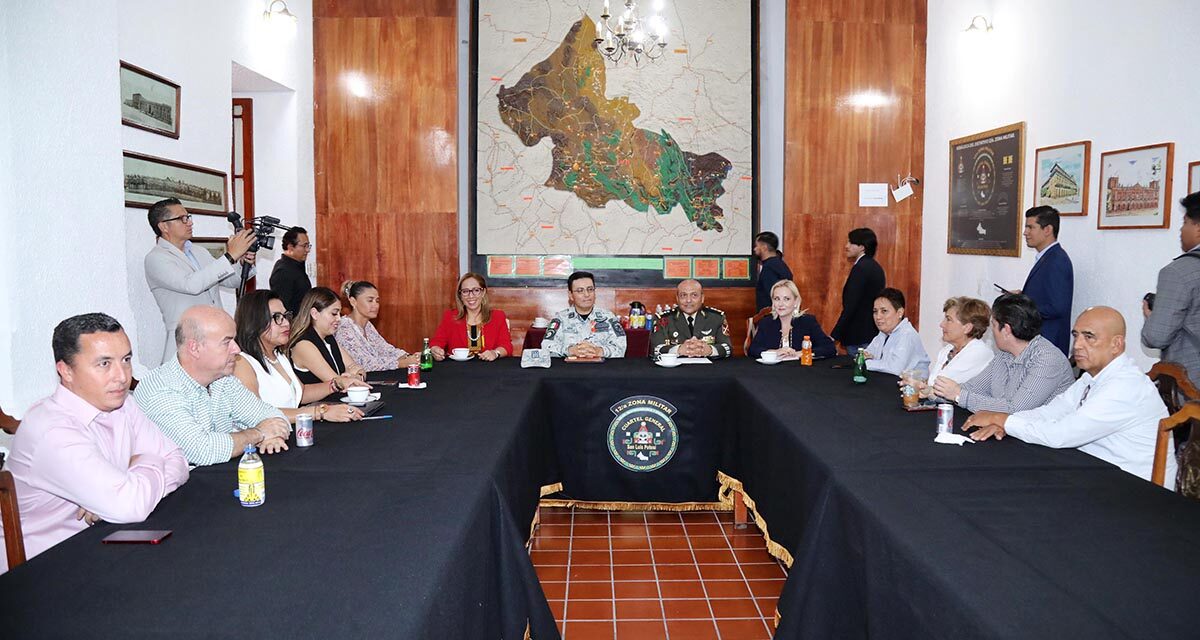Participan integrantes de la LXIII legislatura en reunión de trabajo con las fuerzas armadas