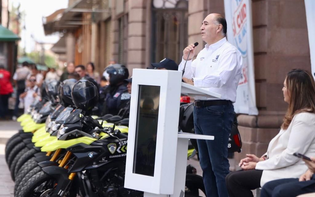 Nuevas patrullas ecológicas y motocicletas élite, que fortalecen el parque vehicular, entrega Alcalde Galindo a Policía Municipal