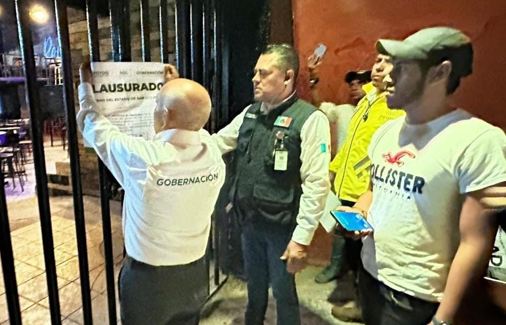 Gobierno estatal clausura dos establecimientos en la FENAPO 2023
