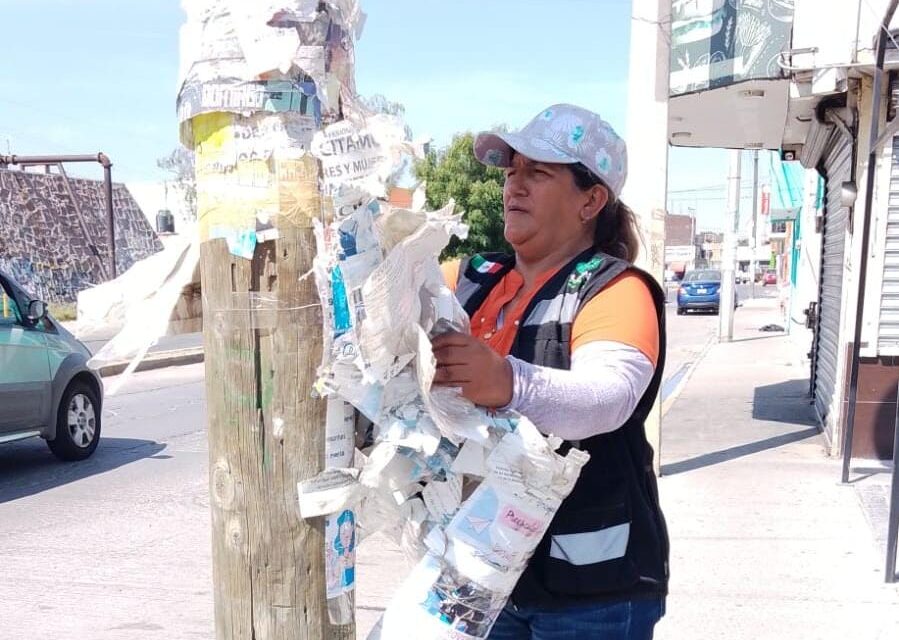 Vigente, operativo para retirar publicidad irregular en calles y avenidas de Soledad