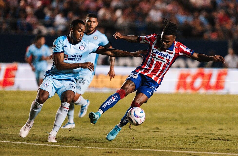 Tropieza en casa Atlético de San Luis ante Cruz Azul 2-1