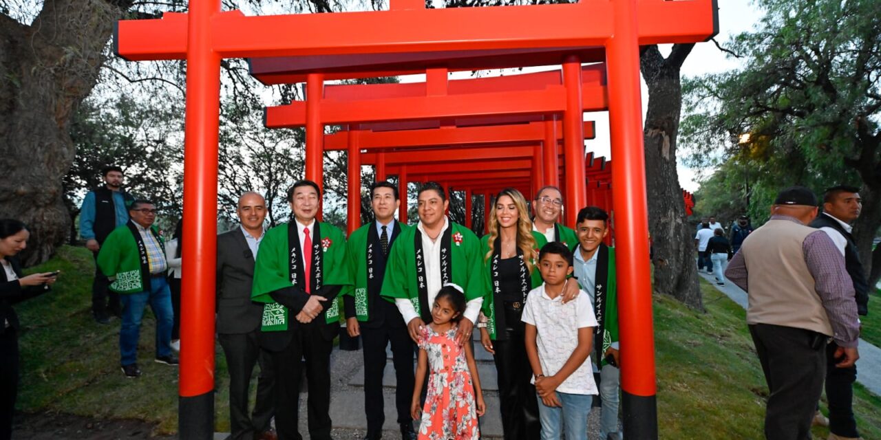 Ricardo Gallardo entrega el parque japonés más grande de México