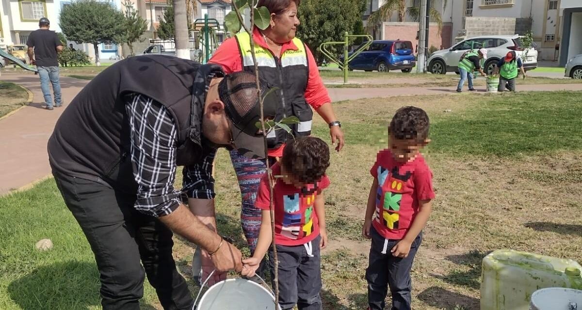 Alcaldesa soledense lleva mensaje a favor del medio ambiente y de las mujeres, en colonia Quintas de la Hacienda