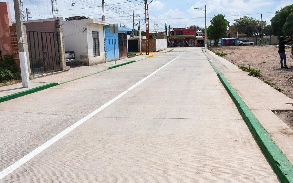 Habitantes de La Lomita en Soledad, destacan beneficios sociales con pavimentación de calle Diana