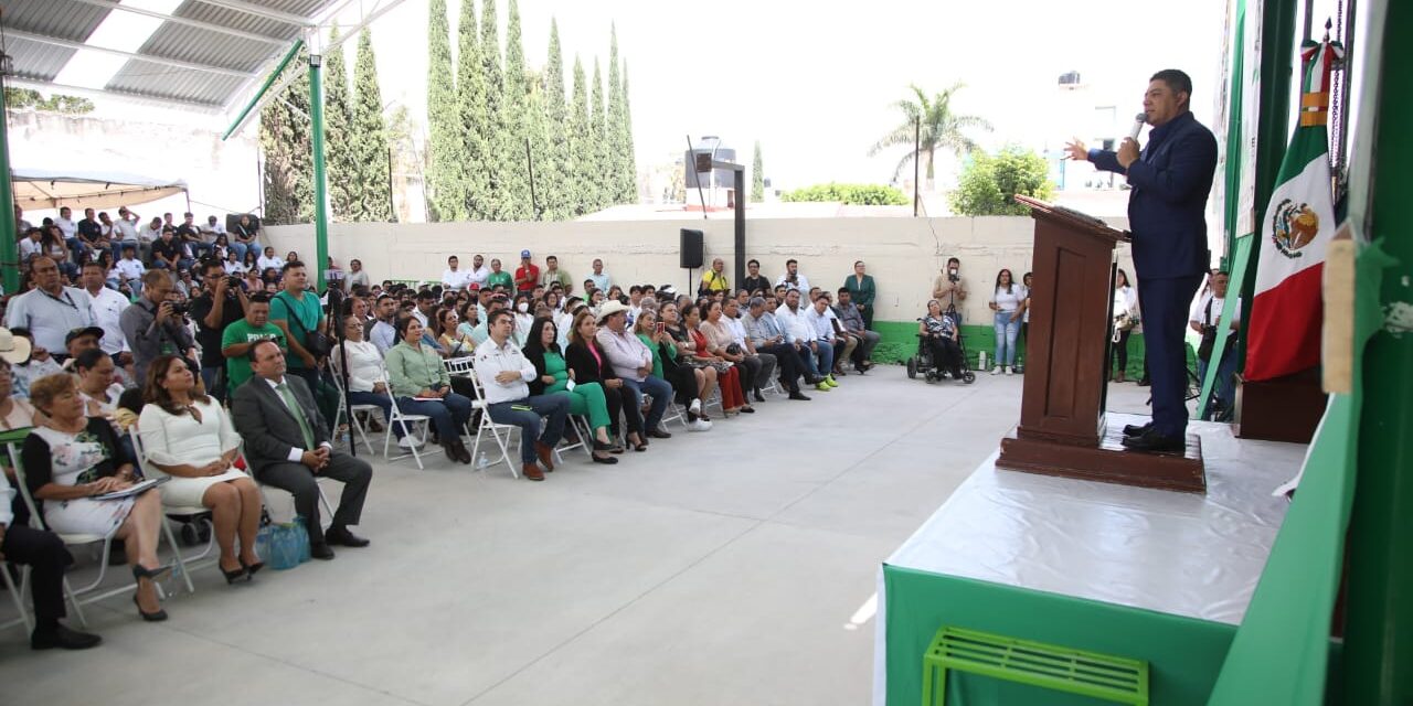 Ricardo Gallardo reafirma apoyo a familias de Cerritos