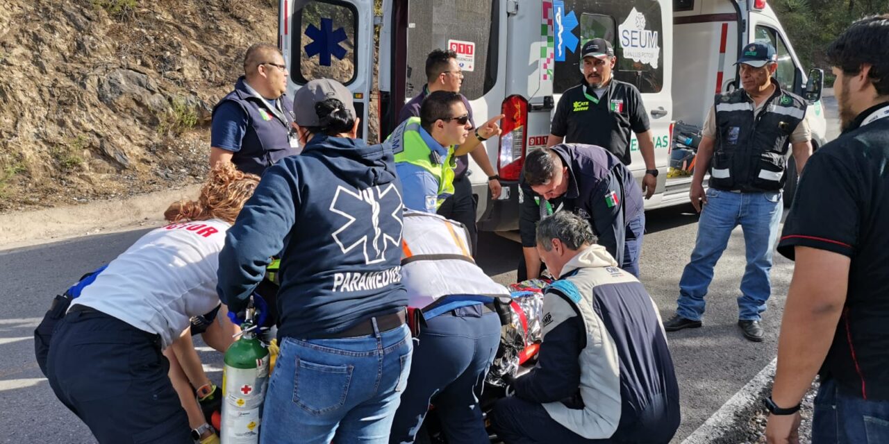 Gobierno Estatal atiende accidente de Carrera Panamericana.
