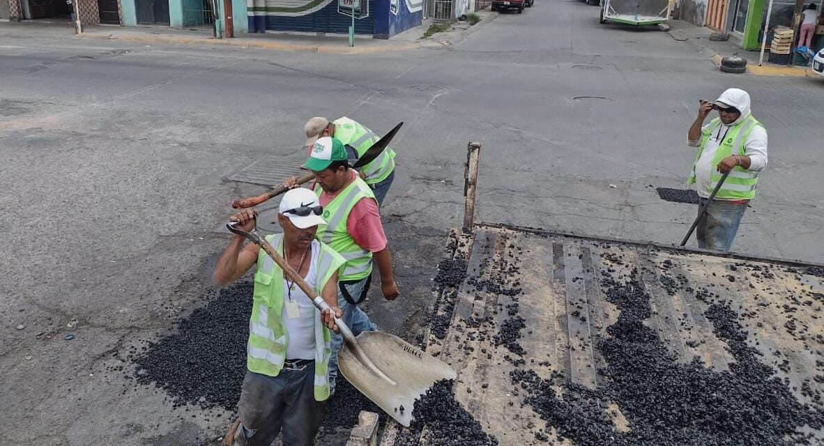 Aplica ayuntamiento de Soledad 30 toneladas de material en programa permanente de bacheo