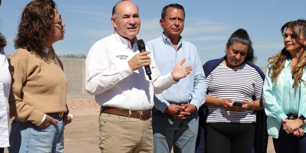 Villa de Pozos en pleno desarrollo; Alcalde Galindo entrega apoyos agropecuarios y supervisa nuevo cementerio