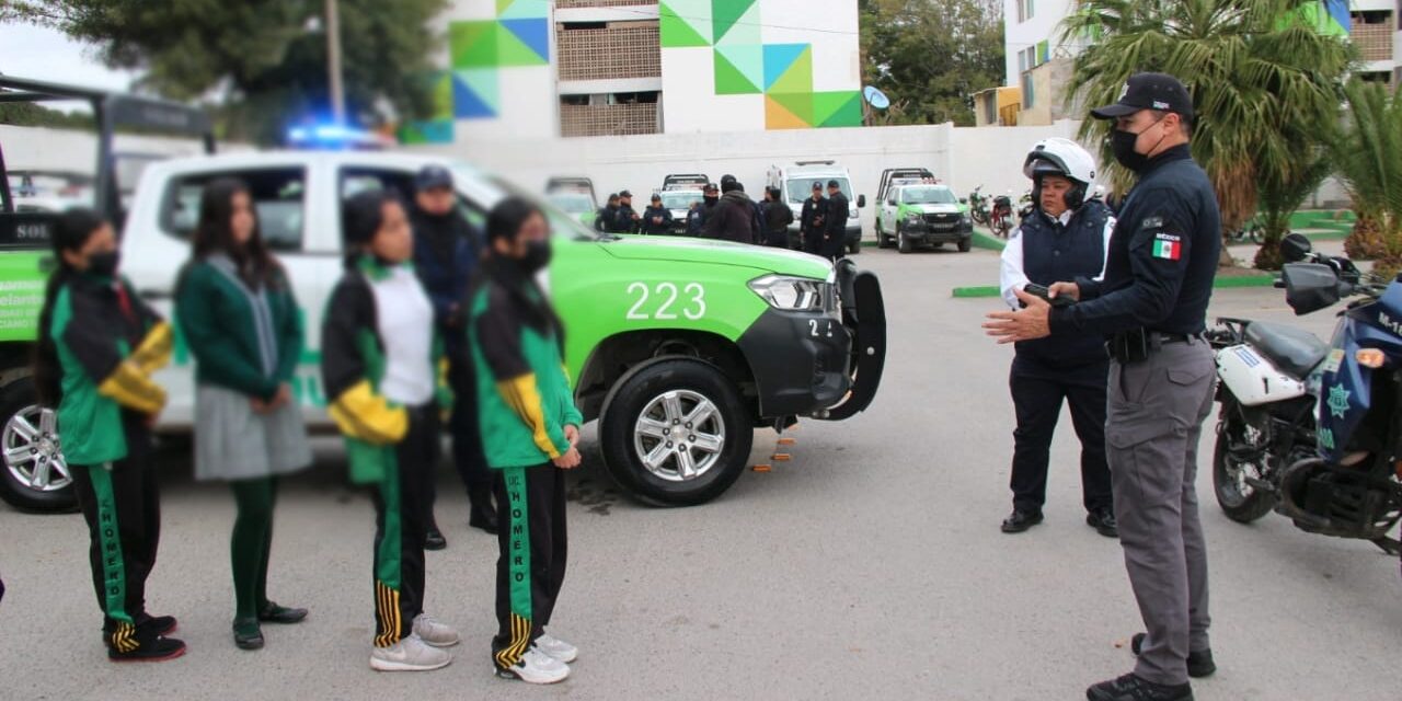 Seguridad Pública de Soledad encabeza honores a la bandera con estudiantes de nivel básico