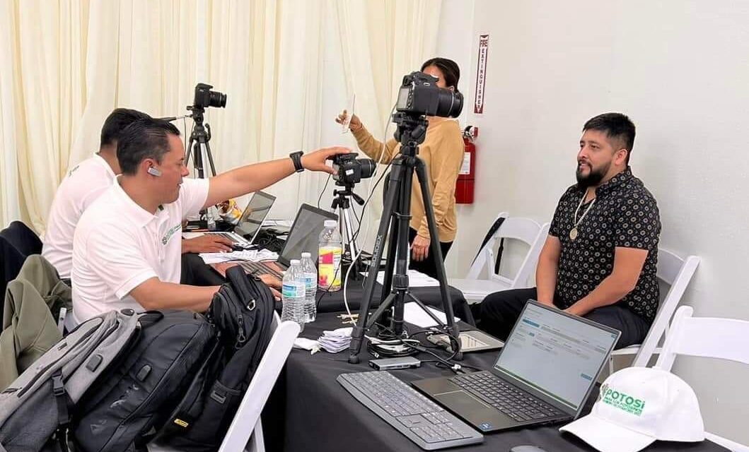 Gobierno lleva licencias gratuitas a connacionales