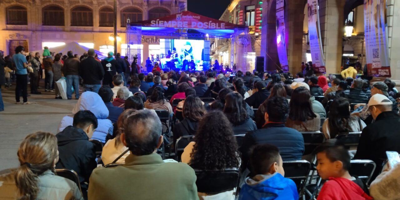 Gran Noche de Trova en la Plaza de Armas organizó Cultura Municipal
