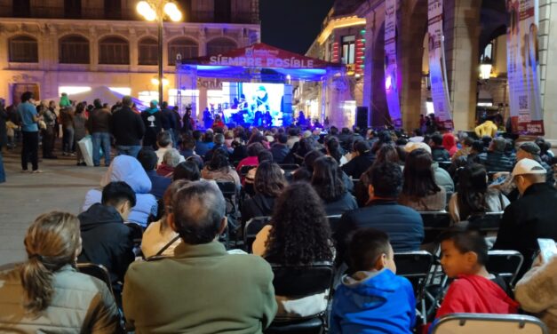 Gran Noche de Trova en la Plaza de Armas organizó Cultura Municipal