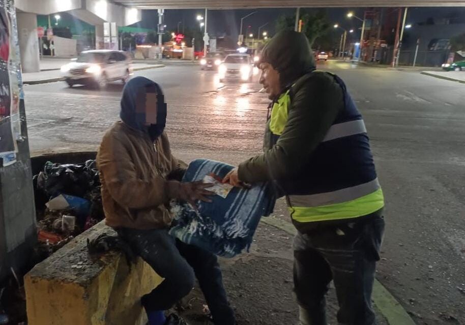 Protección Civil de Soledad brinda apoyo a personas vulnerables, ante bajas temperaturas
