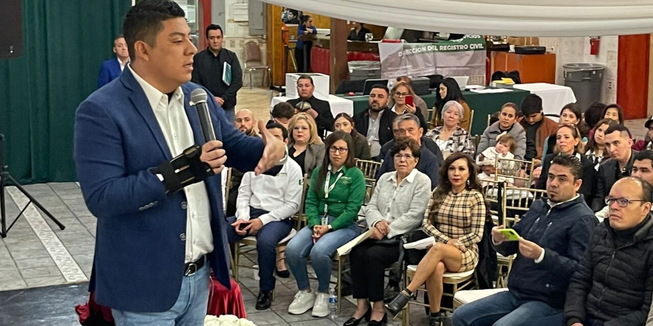 Ricardo Gallardo acerca apoyo a potosinas y potosinos en Chicago
